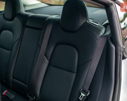 Белый Тесла Модель 3, объемом двигателя 0 л и пробегом 5 тыс. км за 27500 $, фото 26 на Automoto.ua