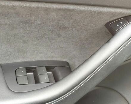 Белый Тесла Модель 3, объемом двигателя 0 л и пробегом 95 тыс. км за 13500 $, фото 9 на Automoto.ua