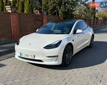 Білий Тесла Модель 3, об'ємом двигуна 0 л та пробігом 55 тис. км за 21000 $, фото 1 на Automoto.ua