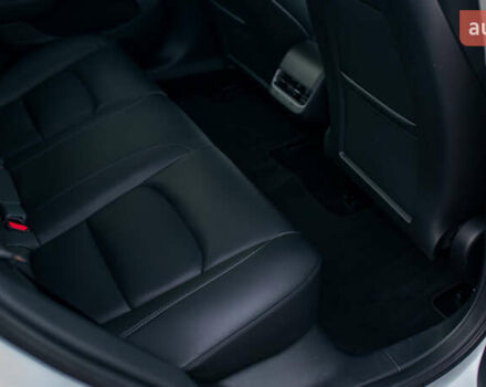 Белый Тесла Модель 3, объемом двигателя 0 л и пробегом 5 тыс. км за 27500 $, фото 33 на Automoto.ua