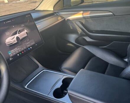 Белый Тесла Модель 3, объемом двигателя 0 л и пробегом 41 тыс. км за 24999 $, фото 11 на Automoto.ua