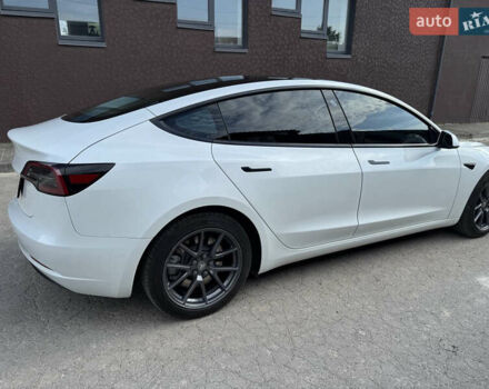 Белый Тесла Модель 3, объемом двигателя 0 л и пробегом 19 тыс. км за 21500 $, фото 6 на Automoto.ua