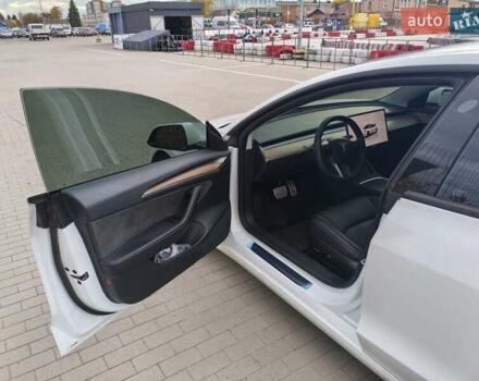 Белый Тесла Модель 3, объемом двигателя 0 л и пробегом 46 тыс. км за 24300 $, фото 11 на Automoto.ua