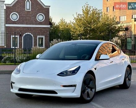 Білий Тесла Модель 3, об'ємом двигуна 0 л та пробігом 2 тис. км за 27700 $, фото 2 на Automoto.ua