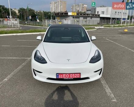Белый Тесла Модель 3, объемом двигателя 0 л и пробегом 42 тыс. км за 26500 $, фото 2 на Automoto.ua