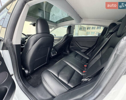 Белый Тесла Модель 3, объемом двигателя 0 л и пробегом 30 тыс. км за 23500 $, фото 41 на Automoto.ua