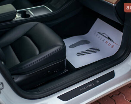 Белый Тесла Модель 3, объемом двигателя 0 л и пробегом 5 тыс. км за 27500 $, фото 42 на Automoto.ua