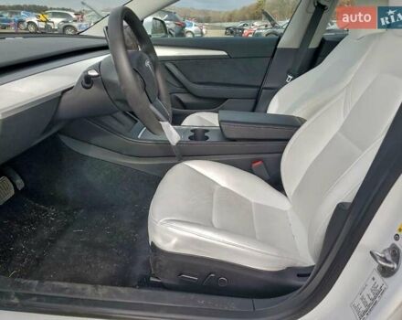 Білий Тесла Модель 3, об'ємом двигуна 0 л та пробігом 20 тис. км за 12900 $, фото 6 на Automoto.ua