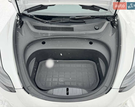 Белый Тесла Модель 3, объемом двигателя 0 л и пробегом 34 тыс. км за 21000 $, фото 23 на Automoto.ua