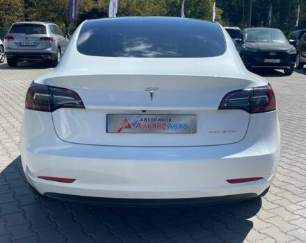 Белый Тесла Модель 3, объемом двигателя 7.5 л и пробегом 34 тыс. км за 24999 $, фото 5 на Automoto.ua