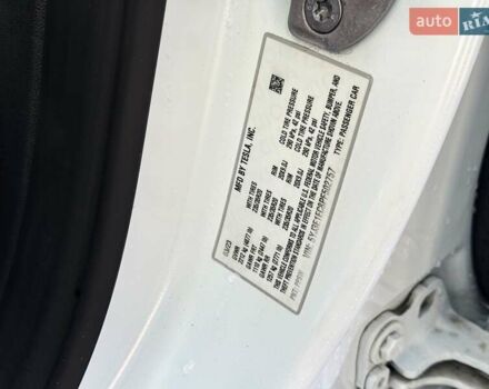 Белый Тесла Модель 3, объемом двигателя 0 л и пробегом 35 тыс. км за 27999 $, фото 26 на Automoto.ua