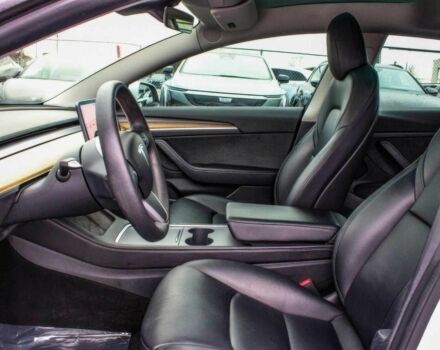 Белый Тесла Модель 3, объемом двигателя 0 л и пробегом 23 тыс. км за 16000 $, фото 9 на Automoto.ua