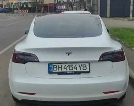 Білий Тесла Модель 3, об'ємом двигуна 0 л та пробігом 54 тис. км за 19000 $, фото 2 на Automoto.ua