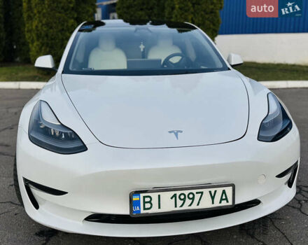 Білий Тесла Модель 3, об'ємом двигуна 0 л та пробігом 39 тис. км за 21990 $, фото 2 на Automoto.ua