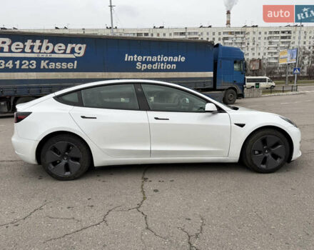 Белый Тесла Модель 3, объемом двигателя 0 л и пробегом 31 тыс. км за 17999 $, фото 6 на Automoto.ua