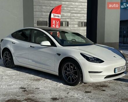 Білий Тесла Модель 3, об'ємом двигуна 0 л та пробігом 31 тис. км за 24999 $, фото 10 на Automoto.ua
