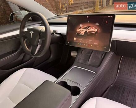 Белый Тесла Модель 3, объемом двигателя 0 л и пробегом 48 тыс. км за 23000 $, фото 23 на Automoto.ua