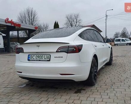 Белый Тесла Модель 3, объемом двигателя 0 л и пробегом 52 тыс. км за 25500 $, фото 24 на Automoto.ua