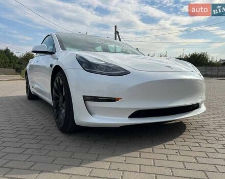 Білий Тесла Модель 3, об'ємом двигуна 0 л та пробігом 5 тис. км за 36500 $, фото 5 на Automoto.ua