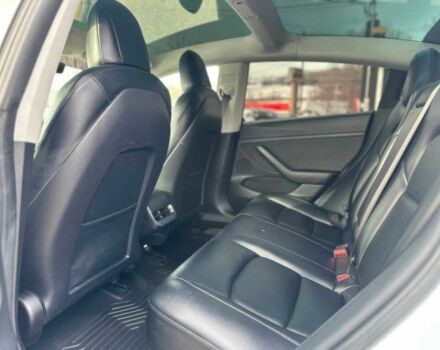 Белый Тесла Модель 3, объемом двигателя 0 л и пробегом 23 тыс. км за 12000 $, фото 10 на Automoto.ua