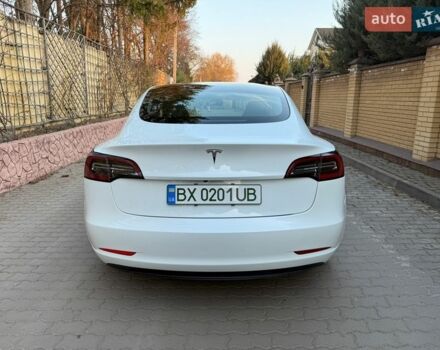 Белый Тесла Модель 3, объемом двигателя 0 л и пробегом 32 тыс. км за 19900 $, фото 10 на Automoto.ua