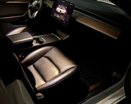 Білий Тесла Модель 3, об'ємом двигуна 0 л та пробігом 60 тис. км за 23500 $, фото 1 на Automoto.ua