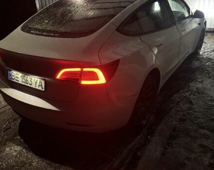 Білий Тесла Модель 3, об'ємом двигуна 0 л та пробігом 60 тис. км за 23500 $, фото 3 на Automoto.ua