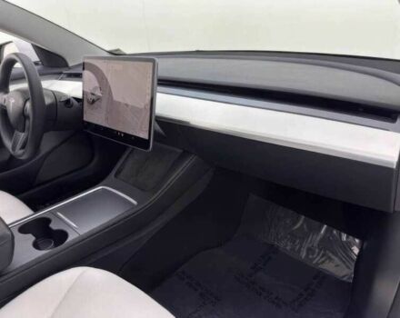 Белый Тесла Модель 3, объемом двигателя 0 л и пробегом 15 тыс. км за 9600 $, фото 10 на Automoto.ua