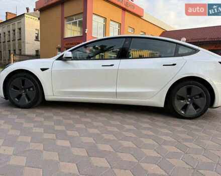 Білий Тесла Модель 3, об'ємом двигуна 0 л та пробігом 3 тис. км за 21900 $, фото 40 на Automoto.ua