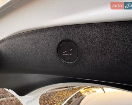 Белый Тесла Модель 3, объемом двигателя 0 л и пробегом 48 тыс. км за 23000 $, фото 37 на Automoto.ua