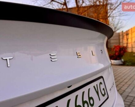 Белый Тесла Модель 3, объемом двигателя 0 л и пробегом 48 тыс. км за 23000 $, фото 10 на Automoto.ua