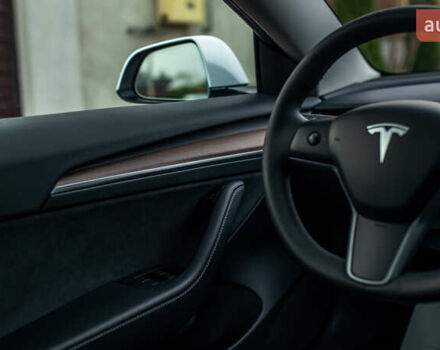Белый Тесла Модель 3, объемом двигателя 0 л и пробегом 5 тыс. км за 27500 $, фото 38 на Automoto.ua