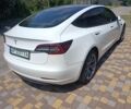 Білий Тесла Модель 3, об'ємом двигуна 0 л та пробігом 126 тис. км за 19000 $, фото 2 на Automoto.ua