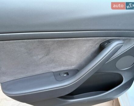 Белый Тесла Модель 3, объемом двигателя 0 л и пробегом 32 тыс. км за 19900 $, фото 24 на Automoto.ua