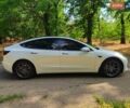 Білий Тесла Модель 3, об'ємом двигуна 0 л та пробігом 59 тис. км за 21990 $, фото 2 на Automoto.ua