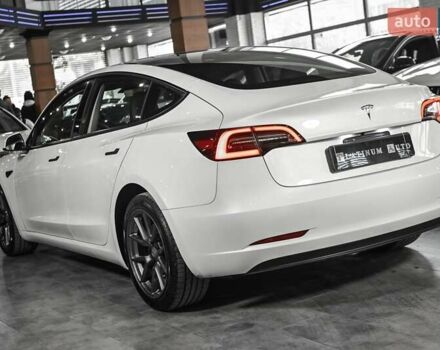 Білий Тесла Модель 3, об'ємом двигуна 0 л та пробігом 2 тис. км за 26900 $, фото 16 на Automoto.ua