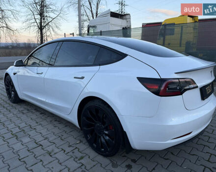 Білий Тесла Модель 3, об'ємом двигуна 0 л та пробігом 42 тис. км за 25500 $, фото 6 на Automoto.ua