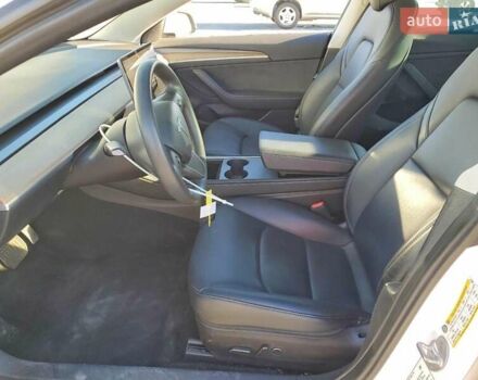 Білий Тесла Модель 3, об'ємом двигуна 0 л та пробігом 33 тис. км за 5000 $, фото 6 на Automoto.ua