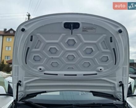 Білий Тесла Модель 3, об'ємом двигуна 0 л та пробігом 27 тис. км за 20950 $, фото 15 на Automoto.ua