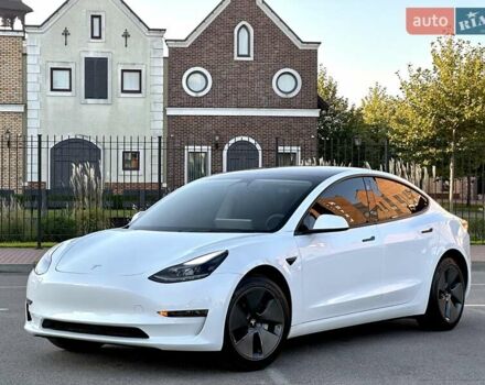 Білий Тесла Модель 3, об'ємом двигуна 0 л та пробігом 2 тис. км за 27700 $, фото 4 на Automoto.ua