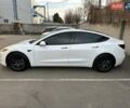 Белый Тесла Модель 3, объемом двигателя 0 л и пробегом 4 тыс. км за 27000 $, фото 1 на Automoto.ua