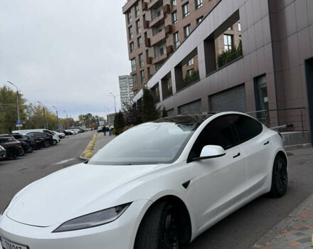 Тесла Модель 3 2024 в Днепре (Днепропетровске) на Automoto.ua Белый Тесла Модель 3, объемом двигателя 0 л и пробегом 13 тыс. км за 26500 $, фото 2 на Automoto.ua