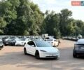 Білий Тесла Модель 3, об'ємом двигуна 0 л та пробігом 25 тис. км за 32000 $, фото 1 на Automoto.ua