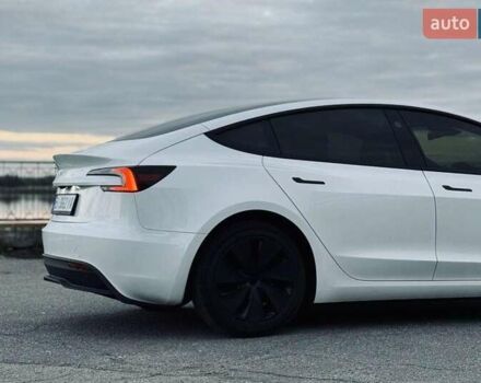 Белый Тесла Модель 3, объемом двигателя 0 л и пробегом 14 тыс. км за 27500 $, фото 1 на Automoto.ua