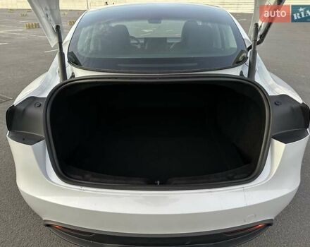 Белый Тесла Модель 3, объемом двигателя 0 л и пробегом 32 тыс. км за 27800 $, фото 12 на Automoto.ua