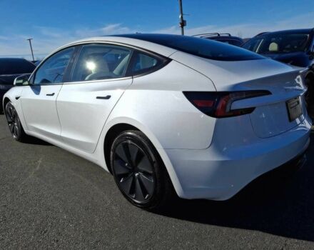 Білий Тесла Модель 3, об'ємом двигуна 0 л та пробігом 26 тис. км за 15000 $, фото 3 на Automoto.ua