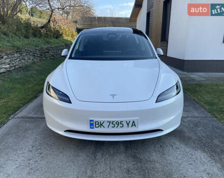 Білий Тесла Модель 3, об'ємом двигуна 0 л та пробігом 45 тис. км за 24000 $, фото 2 на Automoto.ua