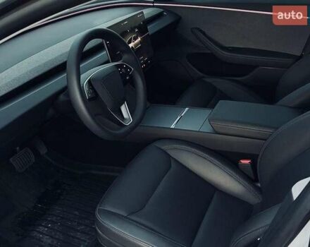 Белый Тесла Модель 3, объемом двигателя 0 л и пробегом 14 тыс. км за 27500 $, фото 4 на Automoto.ua