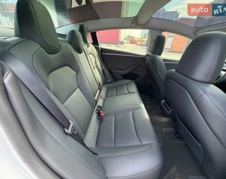 Белый Тесла Модель 3, объемом двигателя 0 л и пробегом 9 тыс. км за 32999 $, фото 21 на Automoto.ua