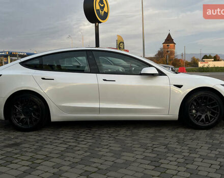 Белый Тесла Модель 3, объемом двигателя 0 л и пробегом 15 тыс. км за 32500 $, фото 7 на Automoto.ua